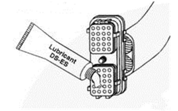 在ECM接頭端面涂一薄層潤滑劑-柴油發(fā)電機組.png