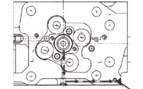 柴油發(fā)電機(jī)氣缸蓋燃油回油管路.png